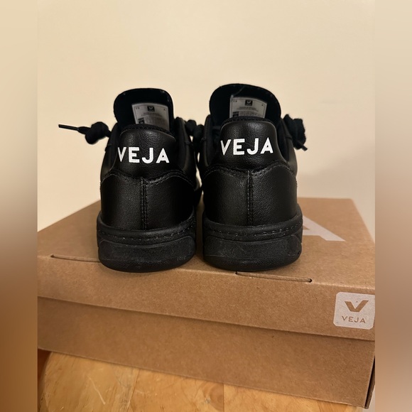 VEJA V-10 VEGAN - Picture 3 of 3